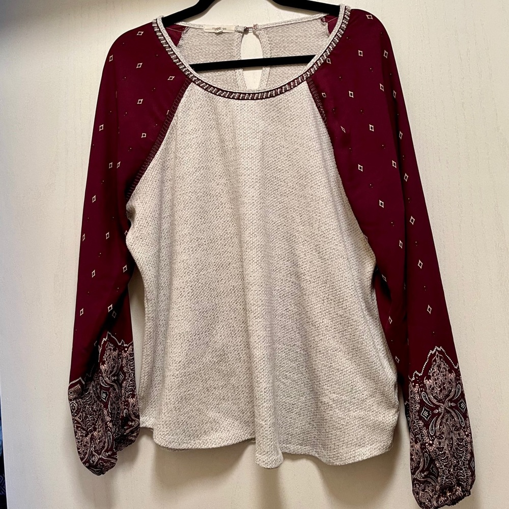 Maurices thermal beaded top w/ floral sleeves XXL